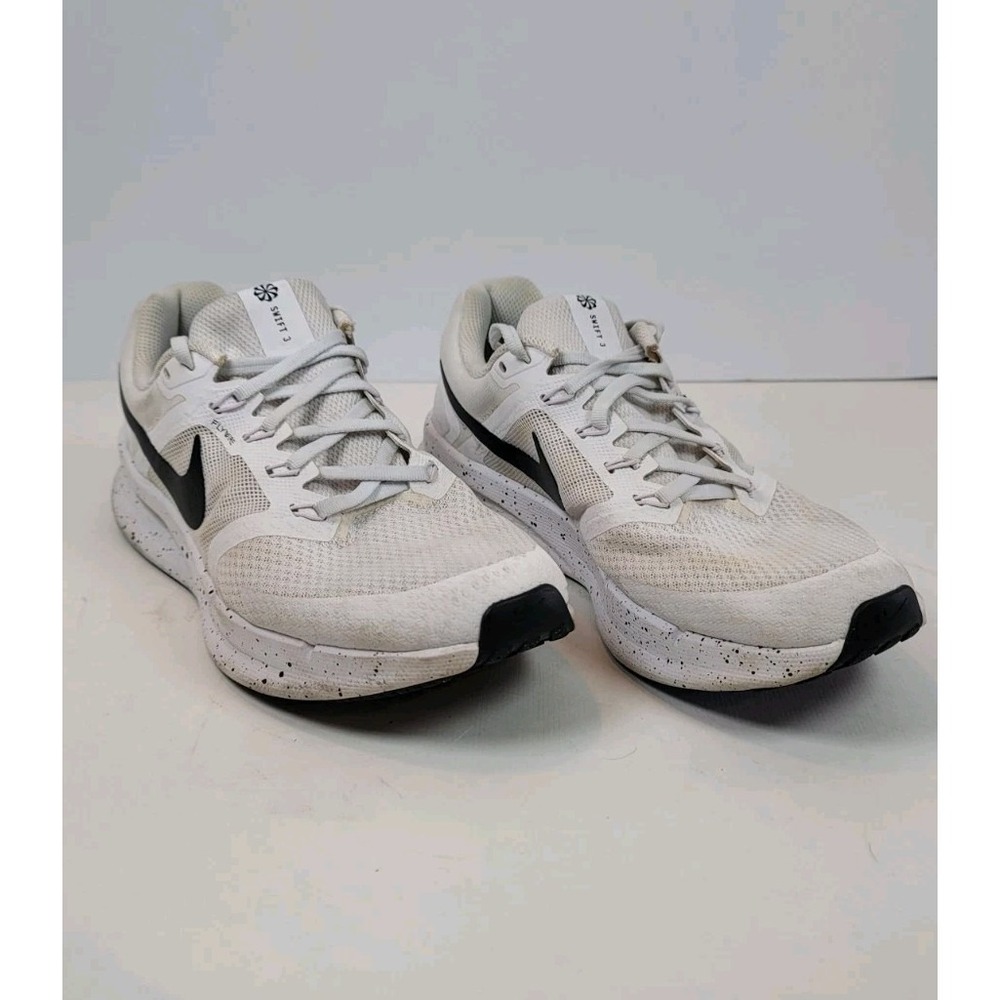 Nike Swift 3 Sneakers Mens 9 White Black Mesh Running Shoes FZ9666-005 Flywire